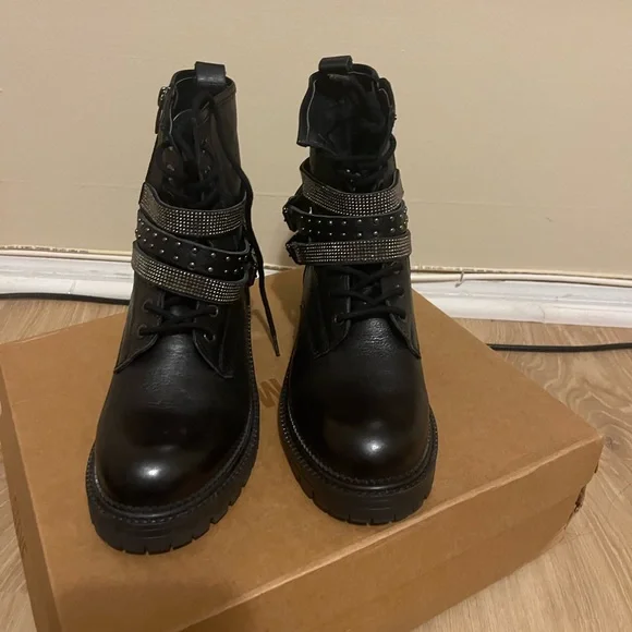 Steve Madden Black Combat Boots with zipper/lace-up with rhinestones. - Picture 2 of 15